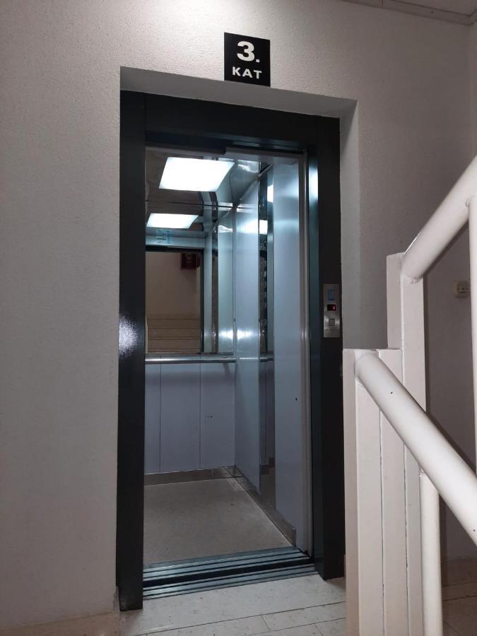 Spacious Apartment Smile With Terrace And Secure Garage สปลิท ภายนอก รูปภาพ