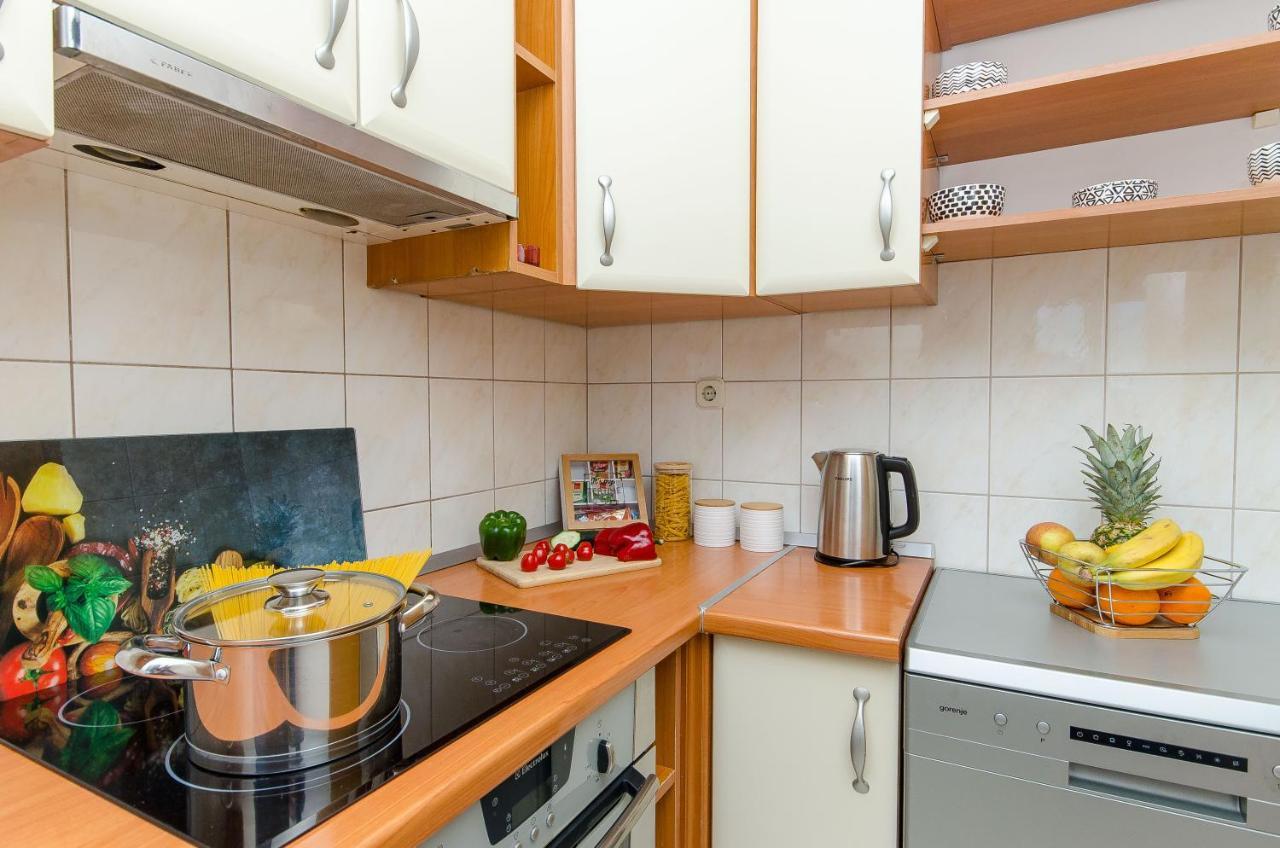 Spacious Apartment Smile With Terrace And Secure Garage สปลิท ภายนอก รูปภาพ